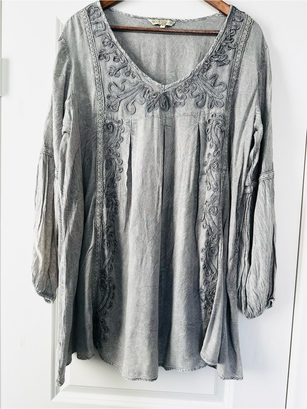 Gray Embroidered V Neck Boho Tunic Top Cottagecore Relaxed Medium